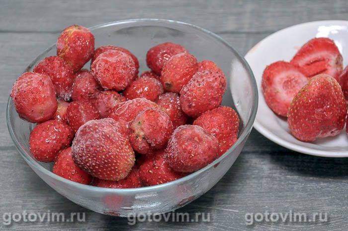 Десерт із &laquo;п'яної&raquo; полуниці з лікером і вершками