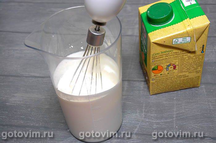 Десерт із &laquo;п'яної&raquo; полуниці з лікером і вершками