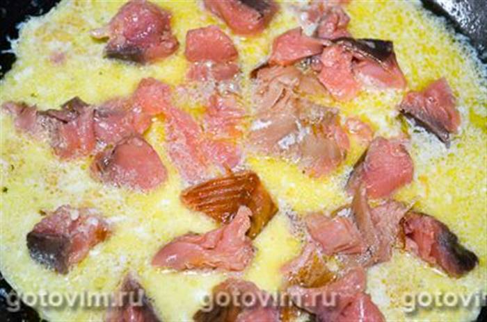 Фарфалле з копченим лососем в італійському стилі