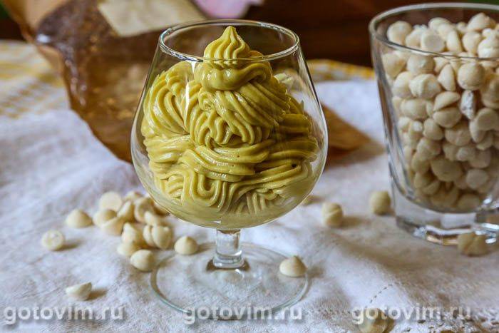 Крем із манго з білим шоколадом і вершками. Фотографія рецепта