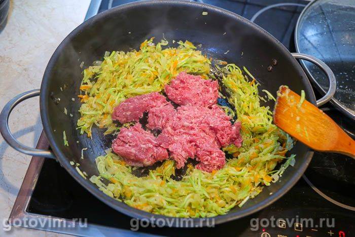 Лазанья з фаршем і кабачками