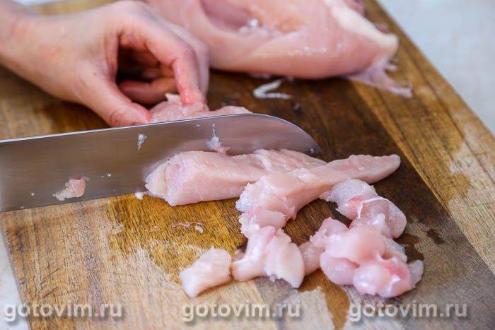 Момо з куркою (непальські вареники)