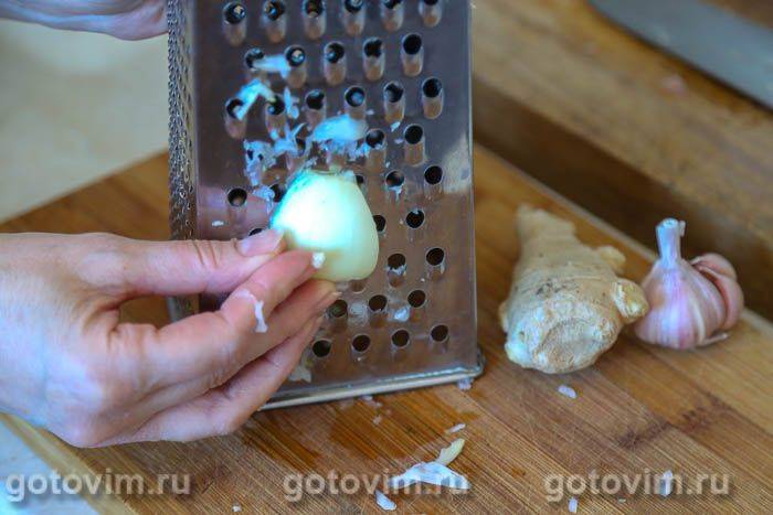 Момо з куркою (непальські вареники)