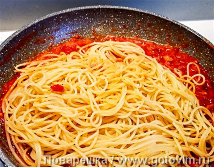 Спагеті під соусом аматрічана