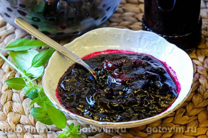 Варення з чорної смородини з яблуками. Фотографія рецепта
