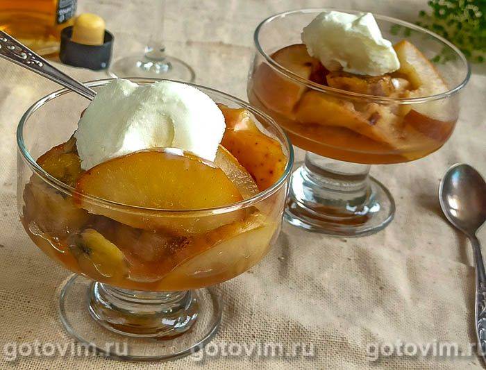 Десерт із запечених із ромом фруктів. Фотографія рецепта