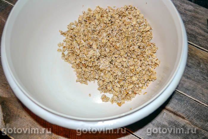 Енергетичні батончики з вівсяних пластівців і сухофруктів