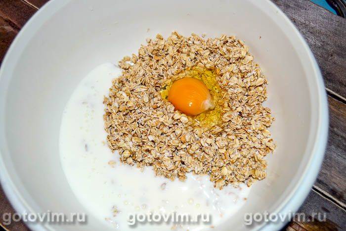 Енергетичні батончики з вівсяних пластівців і сухофруктів