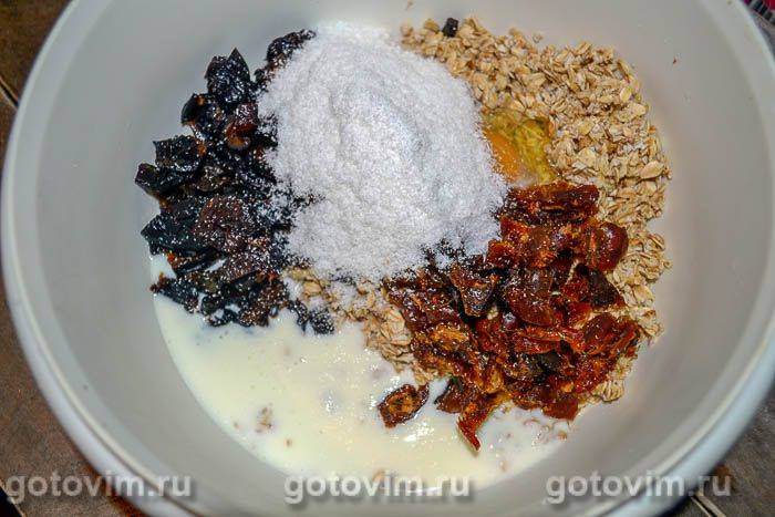 Енергетичні батончики з вівсяних пластівців і сухофруктів