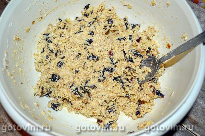 Енергетичні батончики з вівсяних пластівців і сухофруктів