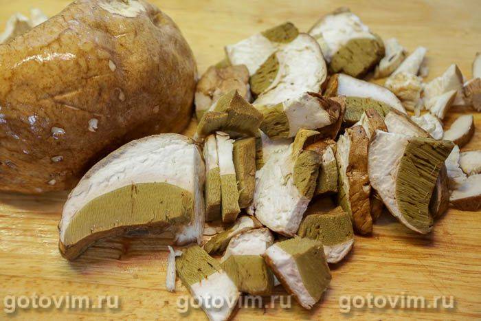 Макарони з білими грибами та беконом