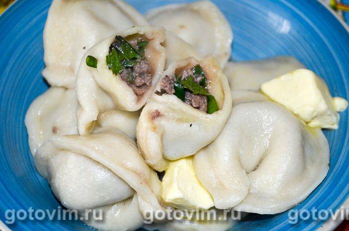 Пельмені з м'ясом і кропивою. Фотографія рецепта
