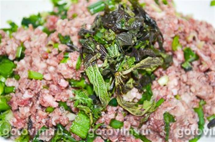 Пельмені з м'ясом і кропивою