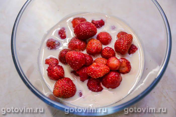 Желе з ряжанки з полуницею 