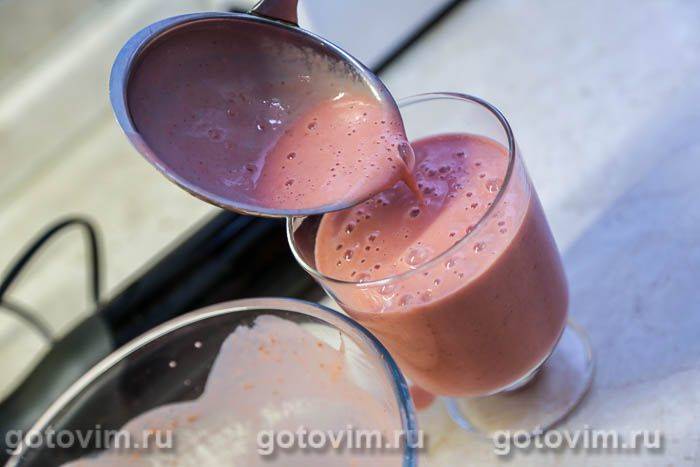 Желе з ряжанки з полуницею 