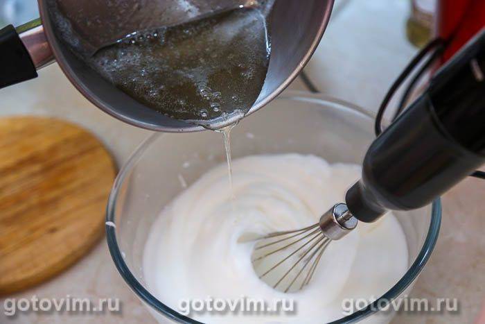 Білковий крем із сирним або вершковим сиром