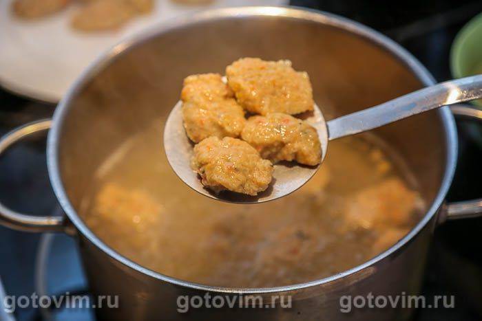 Бульйон яловичий з овочевими галушками