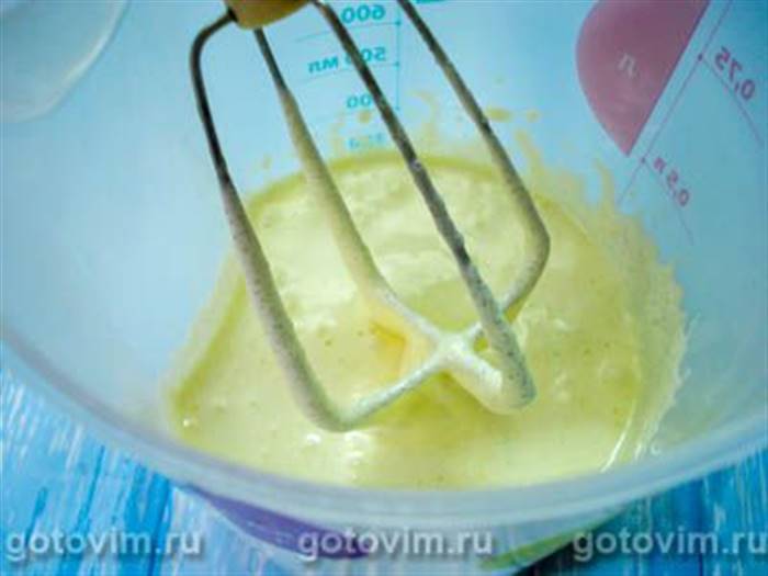 Домашній пломбір із ягодами, горіхами та шоколадом