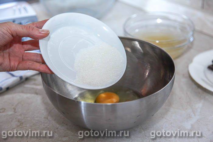 Двоколірний баварський крем із лохиною