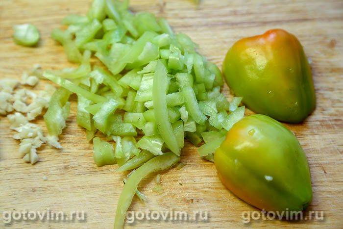 Гречана локшина соба з м'ясним фаршем і овочами