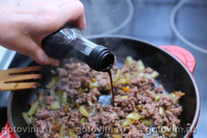 Гречана локшина соба з м'ясним фаршем та овочами