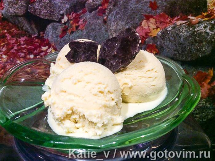 Пломбір у морожениці. Фотографія рецепта