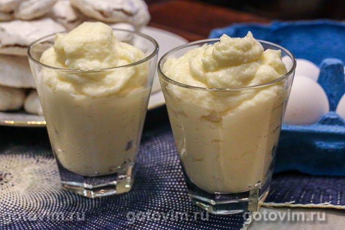 Заварний крем на молоці з яйцями. Фотографія рецепта