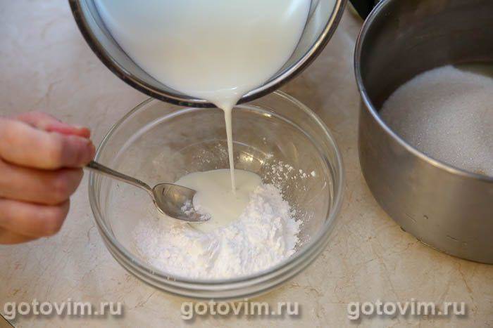 Заварний крем на молоці з яйцями