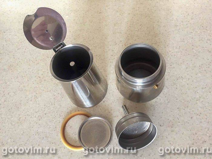 Як варити каву в гейзерній кавоварці 