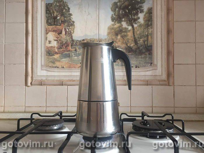 Як варити каву в гейзерній кавоварці 