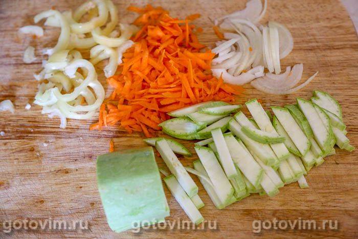 Макарони з кабачками та цвітною капустою