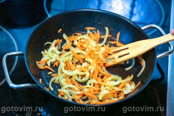 Макарони з кабачками та цвітною капустою