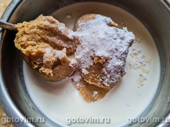 Панна котта з горіхової пасти та полуниці