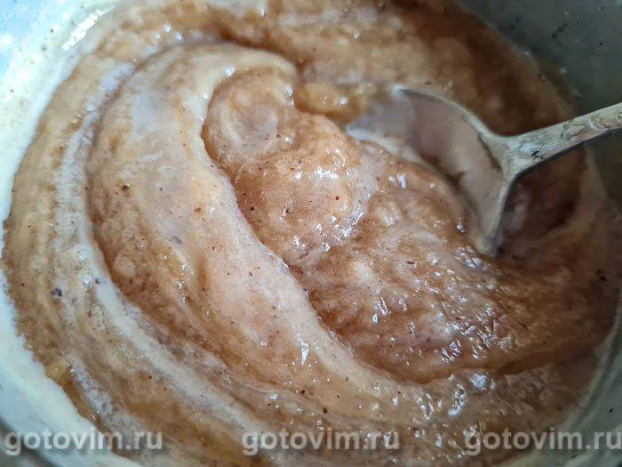 Панна котта з горіхової пасти та полуниці