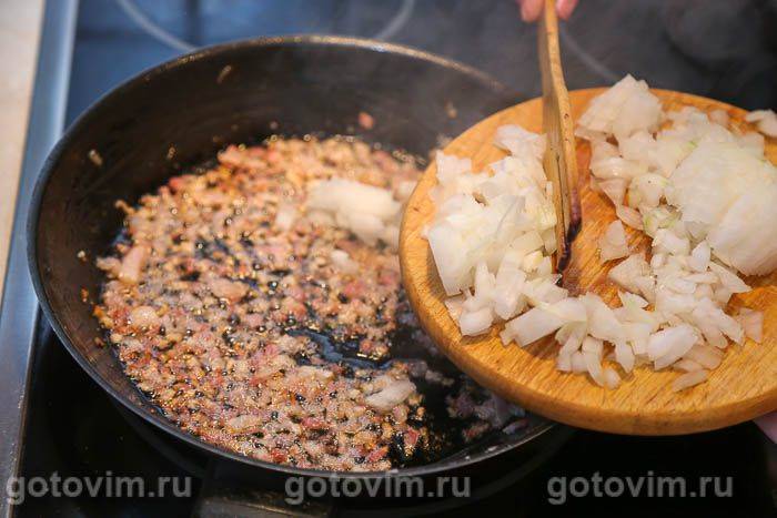 Пельмені з лисичками та беконом