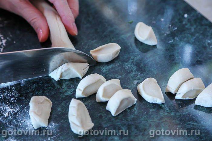 Пельмені з лисичками та беконом