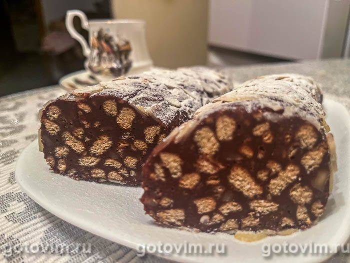 Шоколадна ковбаса з печива з волоськими горіхами. Фотографія рецепта