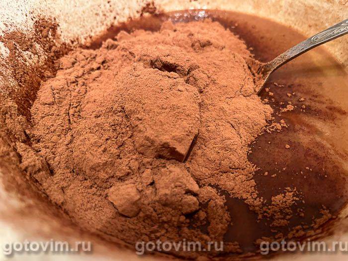 Шоколадна ковбаса з печива з волоськими горіхами