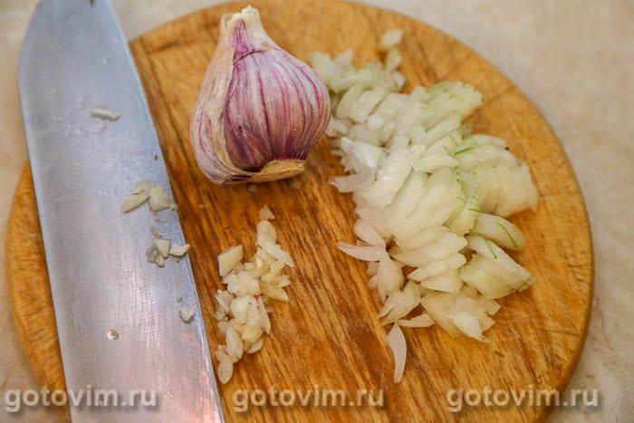 Спагеті зі спаржею та грибами шимеджі