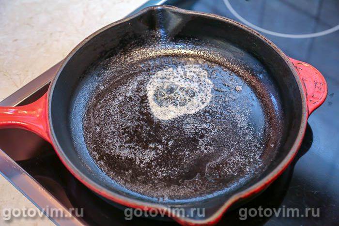 Спагеті зі спаржею та грибами шимеджі